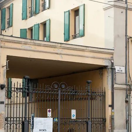 Little House Апартаменты *